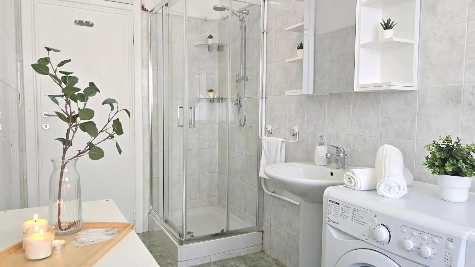 Romeway Apartment - Metro & Parking